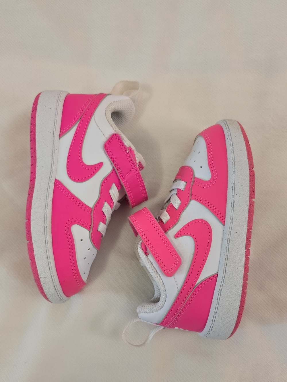 Nike Girl Shoes Size: 7C - Picture 8 of 17